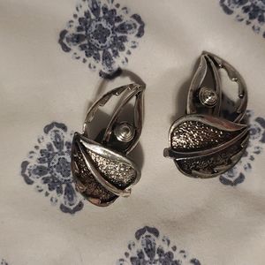 Sarah Coventry clip on earrings